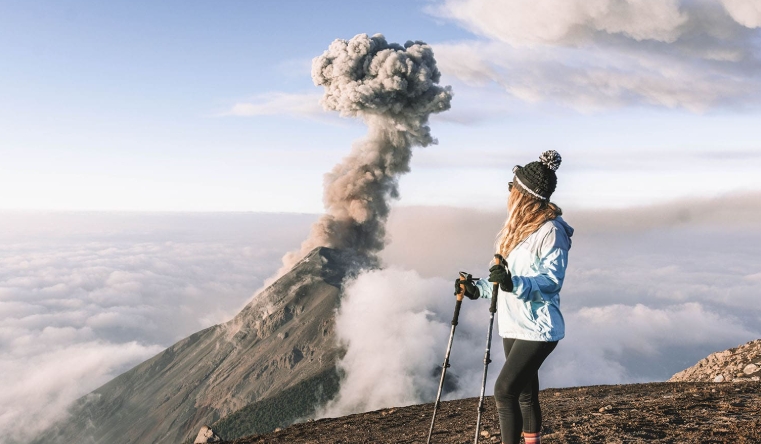 acatenango volcano hike tour