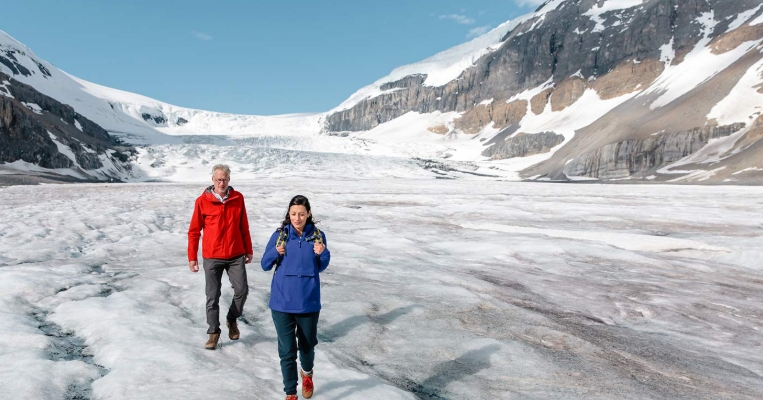 athabasca glacier hike