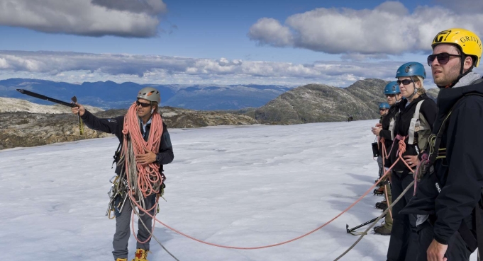 bergen glacier hike