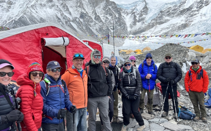 hike to base camp of mount everest