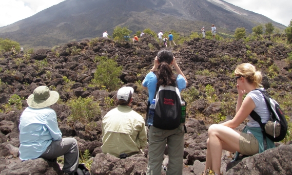 arenal volcano hike to top