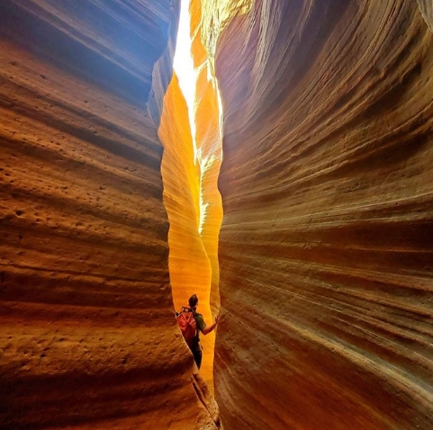 crimson slot canyon hike