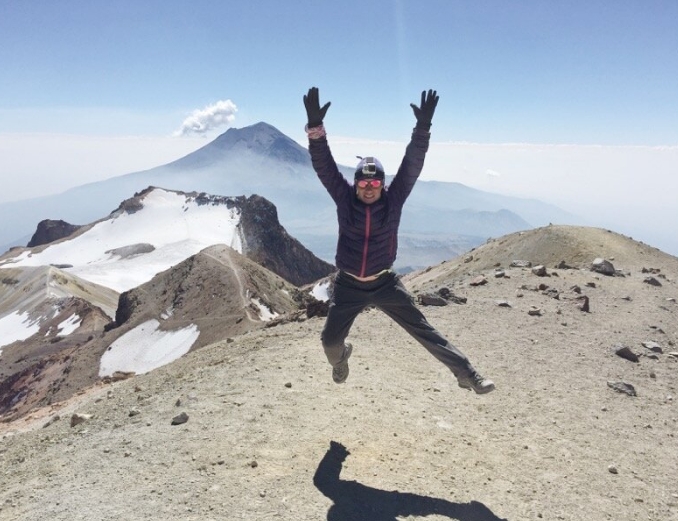 iztaccihuatl volcano hiking