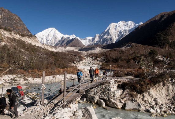 manaslu annapurna circuit trek