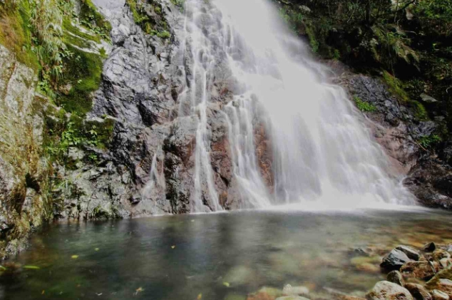 tai mo shan waterfall hike