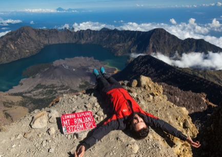 rinjani volcano trekking