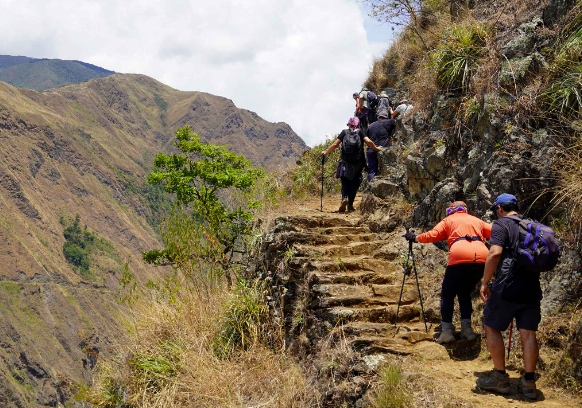 machu picchu jungle trek 3 days